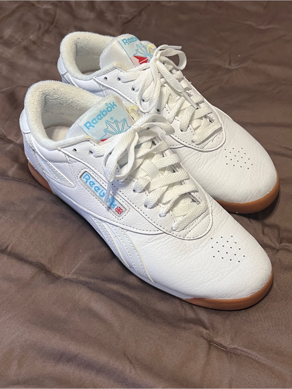 Reebok Freestyle lo White Leather SneakersLight Blue Logo and GumSole never worn - Picture 5 of 8